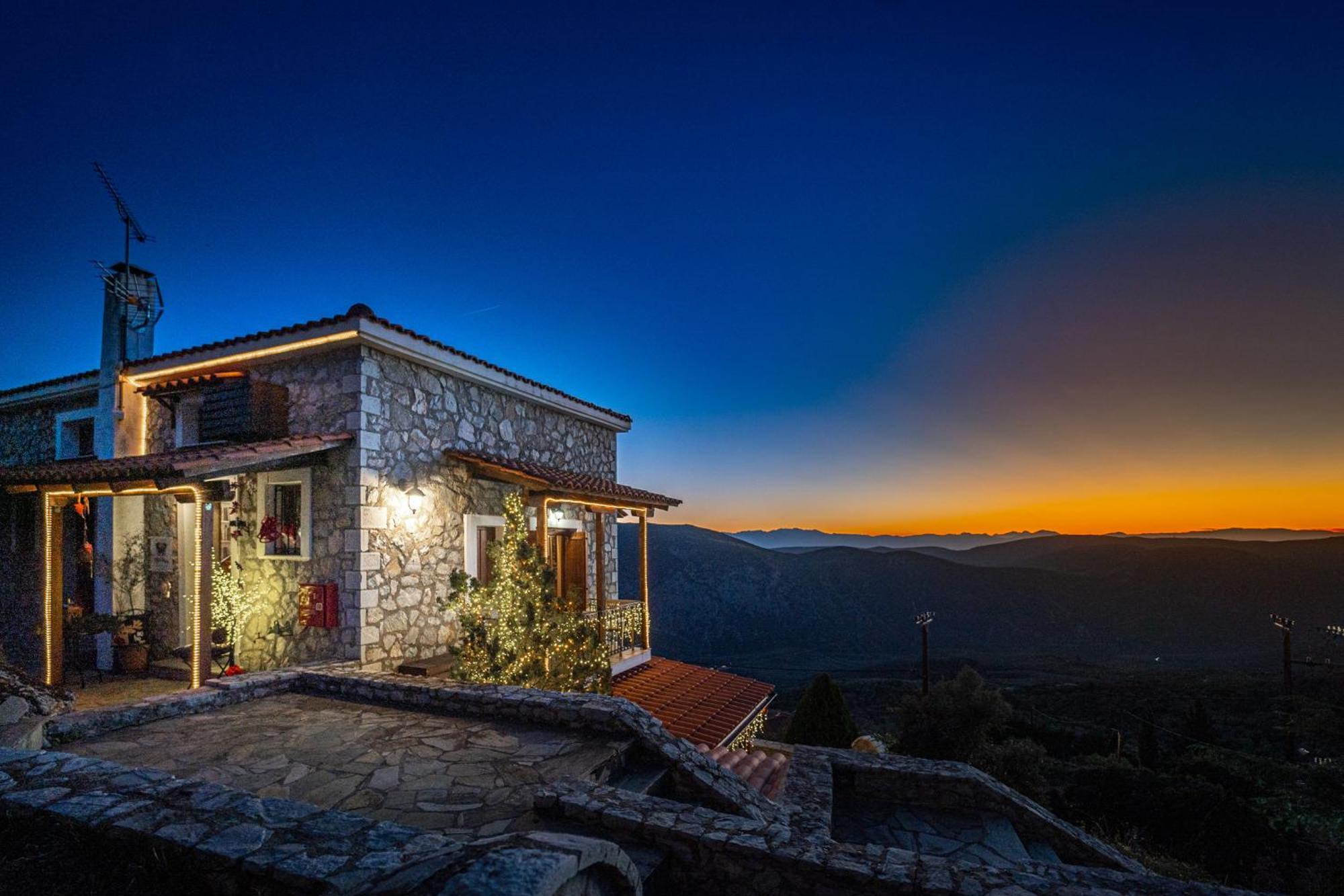 Rock Dandy Deluxe Chalet In Arachova - Delphi, Sauna, Prv Parking, Amazing View Екстериор снимка