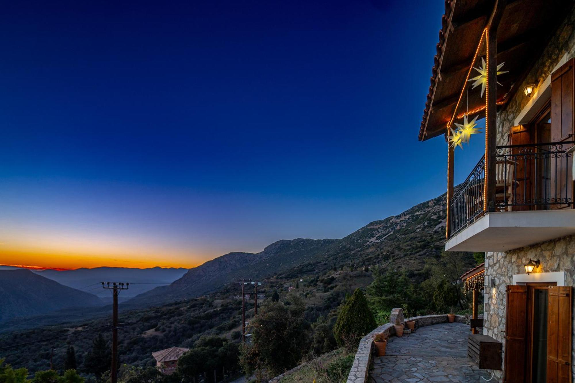Rock Dandy Deluxe Chalet In Arachova - Delphi, Sauna, Prv Parking, Amazing View Екстериор снимка